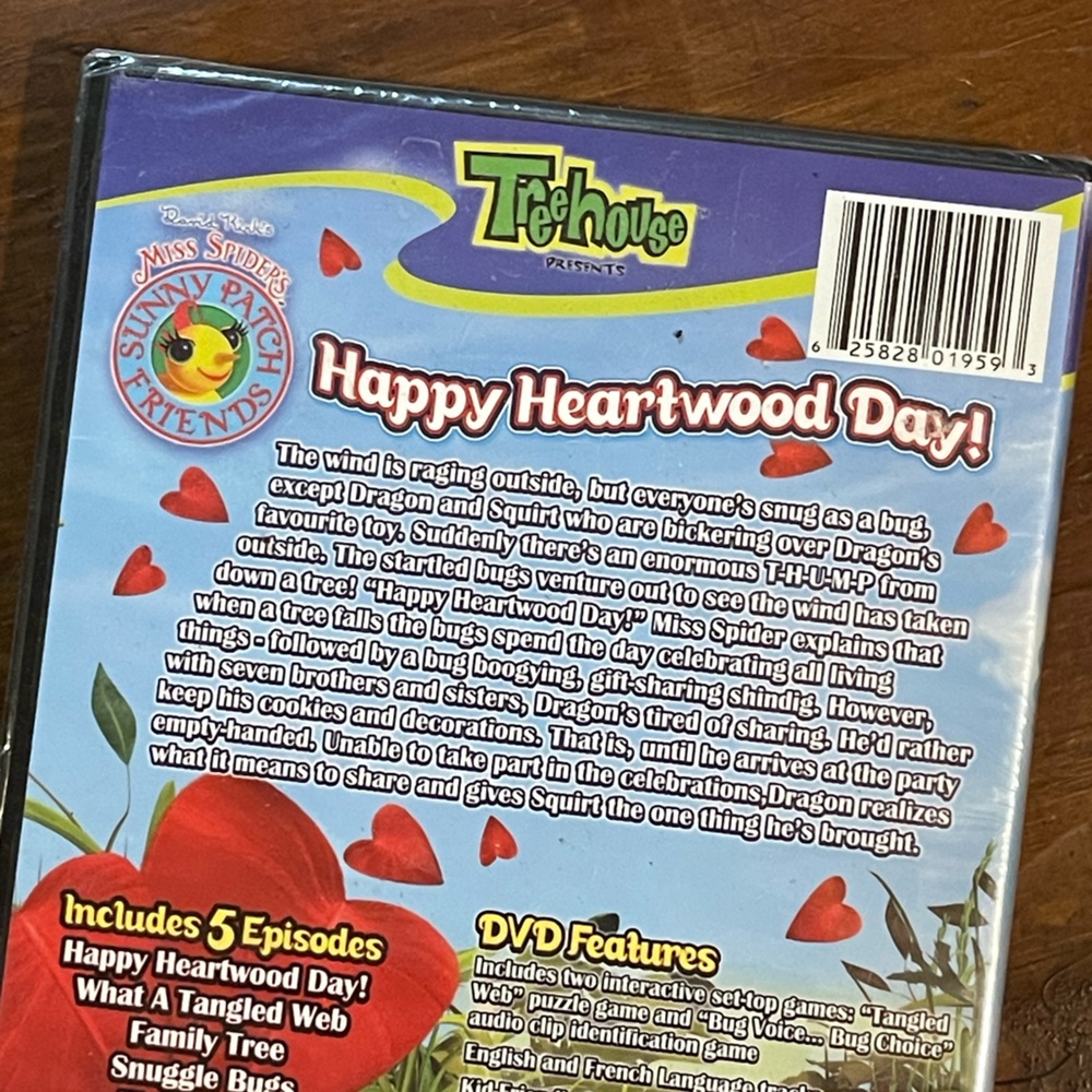 Miss Spider's Sunny Patch: Happy Heartwood Day - Picture 2 of 3
